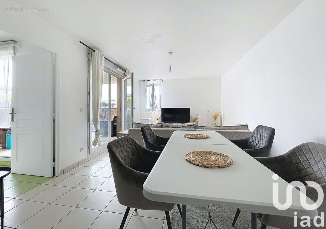 Photo 6 - Appartement à VENISSIEUX