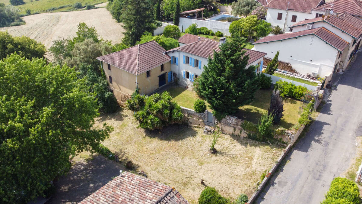 Maison à AMOU