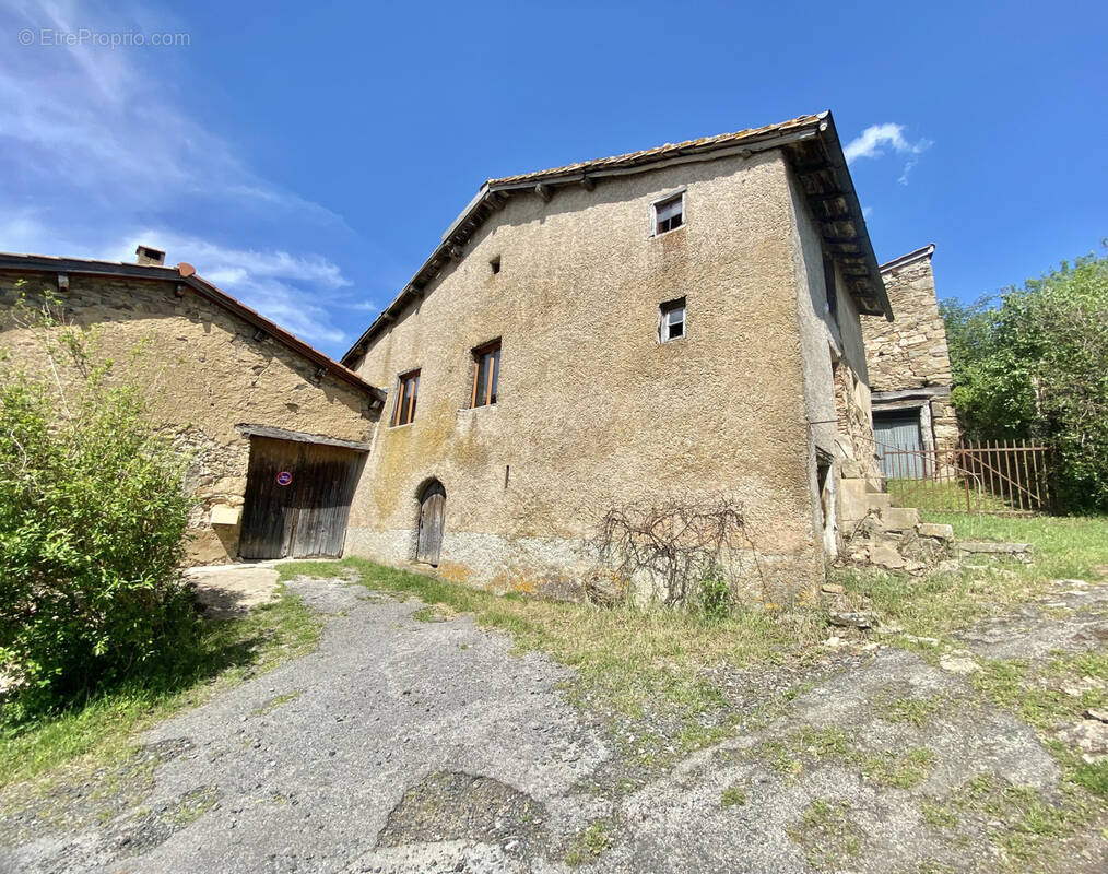 Maison à VAUGNERAY