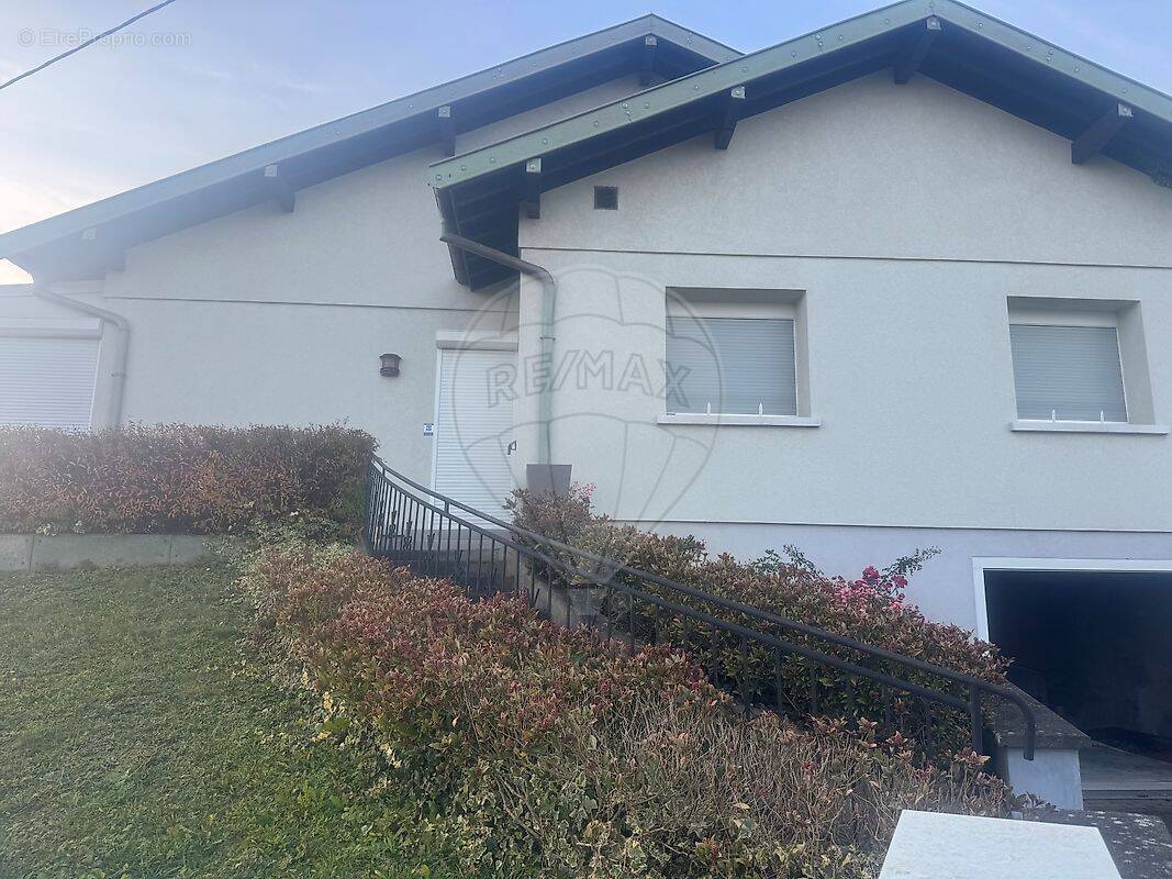 Maison à MONTREUX-VIEUX