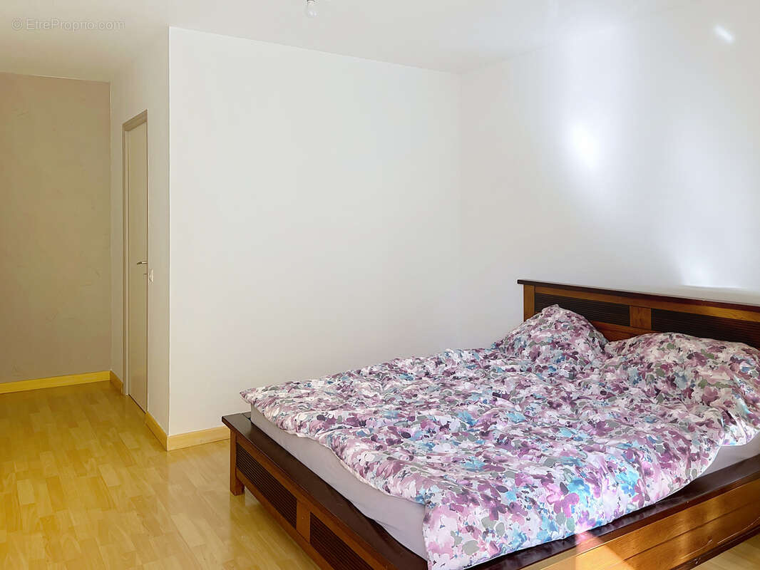 Appartement à ETREMBIERES