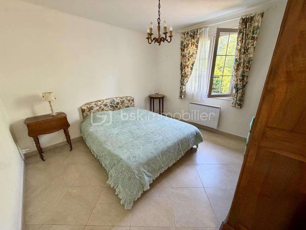 Maison individuelle 112m2 avec sous sol total de 100m2 sur une parcelle de 1236m2 - photo 8