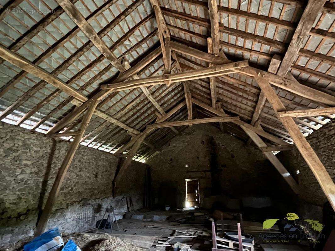 Maison à EYMOUTIERS