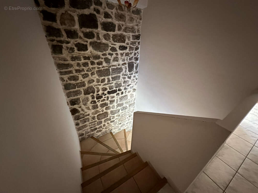 Maison de village 3 pieces 63 m2 a puget sur argens - photo 6