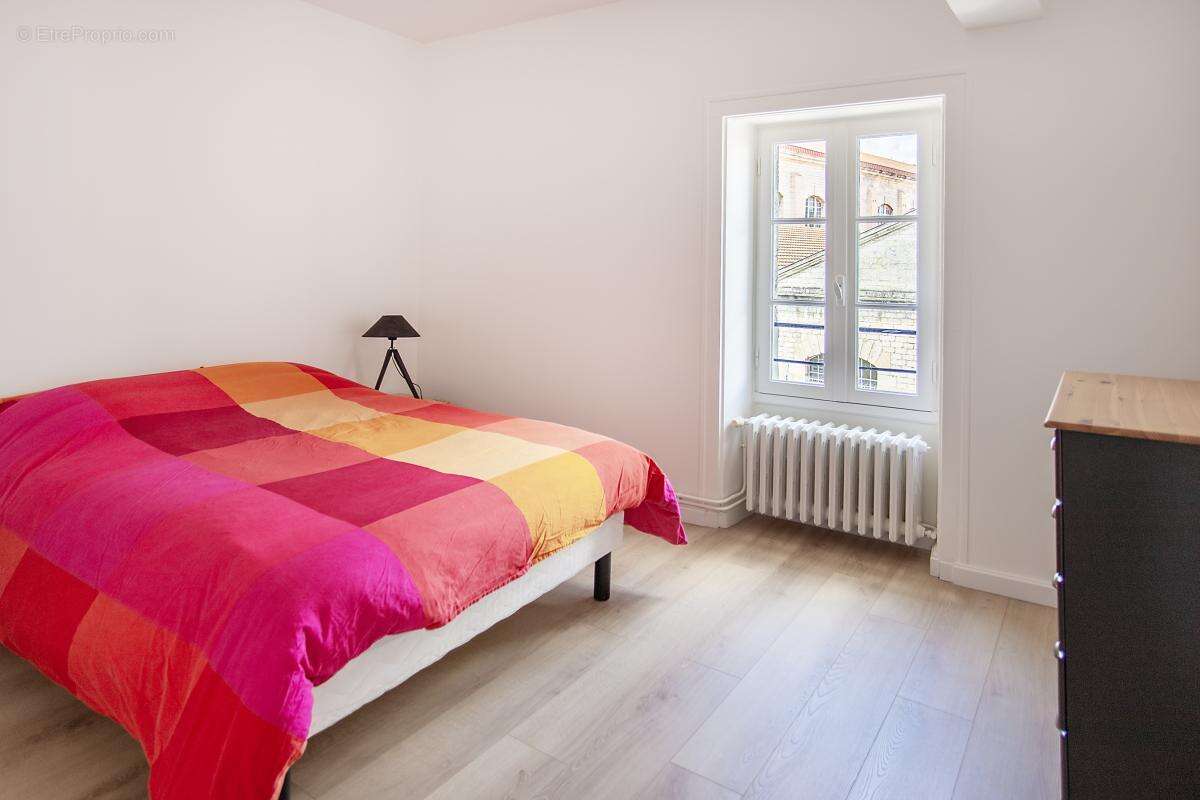 Maison à RUELLE-SUR-TOUVRE