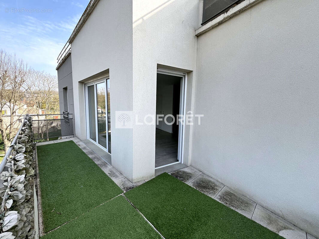 Appartement à HARDRICOURT
