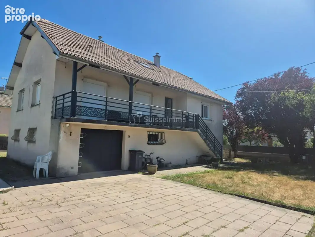 Maison  5 pièce(s) 130  m2 Saint-Loup-sur-Semouse - photo 1