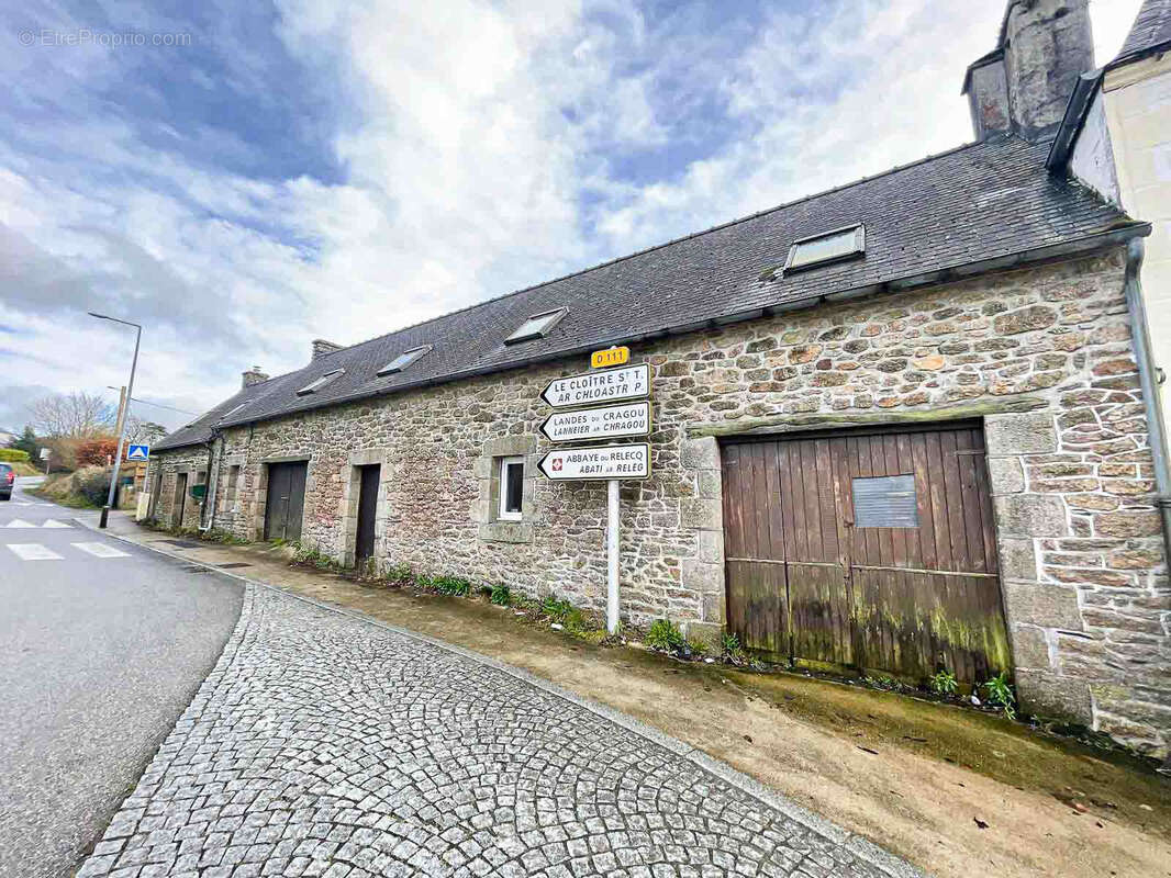 Maison à PLOUNEOUR-MENEZ