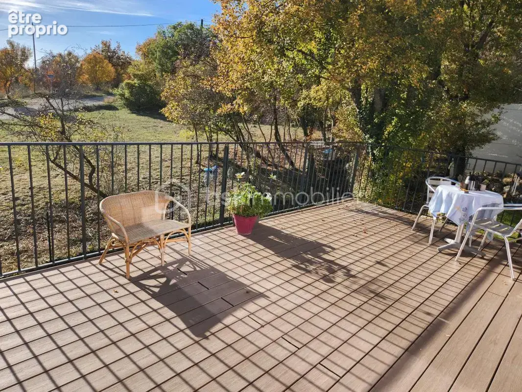 Exclusivite à forcalquier : plain-pied pour deux logements  villa récente quartier calme ! - photo 7