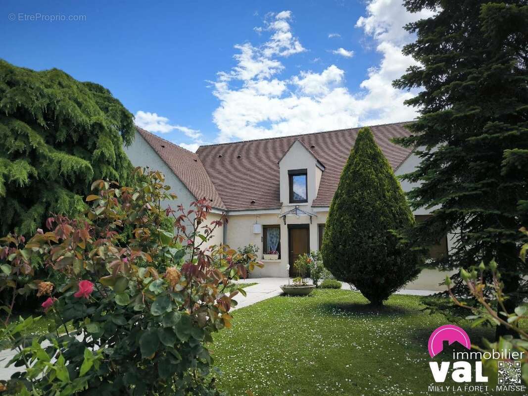 Maison à NANTEAU-SUR-ESSONNE