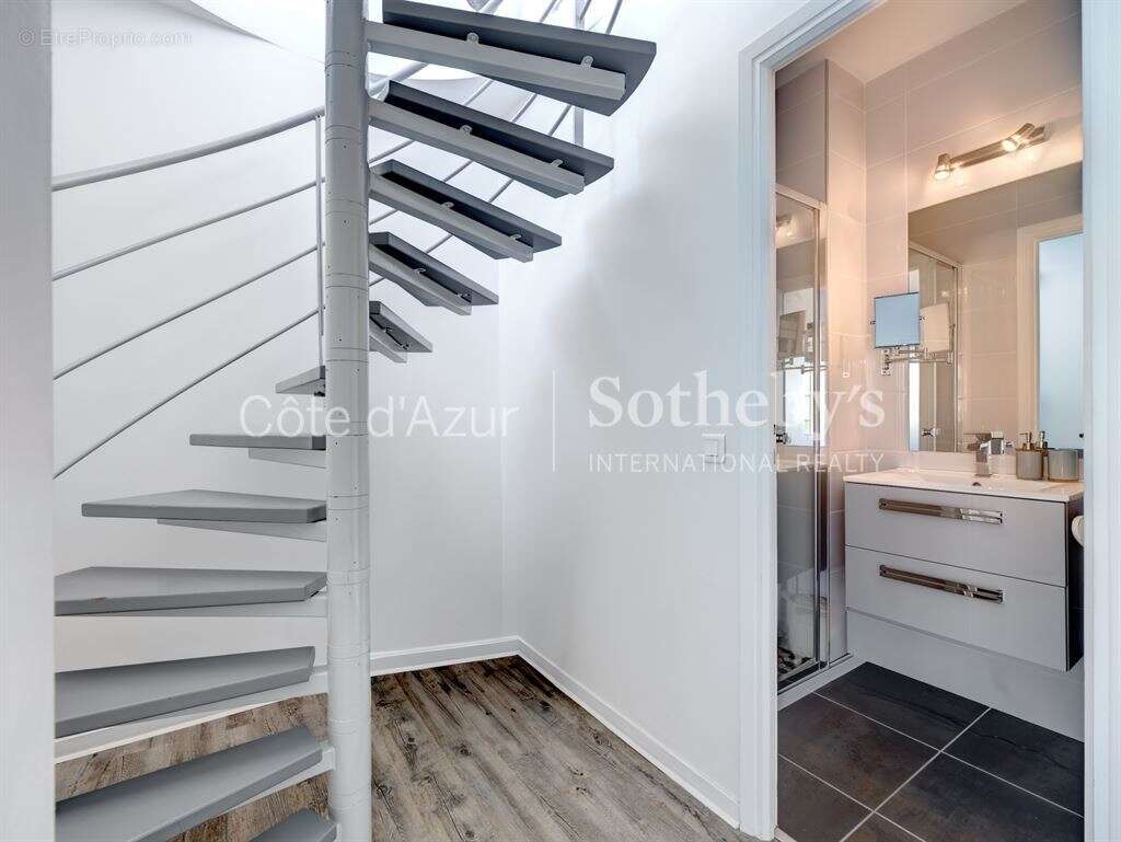 Penthouse duplex 4 pièces à Cannes Plages du Midi avec terrasse et vue mer - photo 14