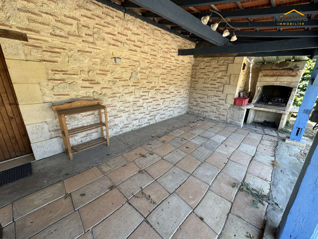 Maison 3 chambres jardin et garages 47200 VIRAZEIL - photo 9