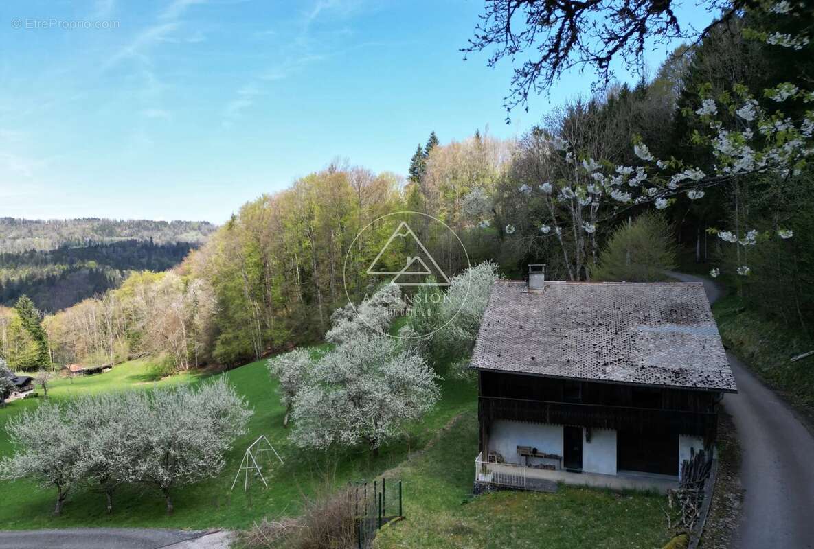 Maison à LA VERNAZ