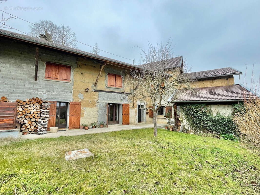 Maison à MEYRIEU-LES-ETANGS