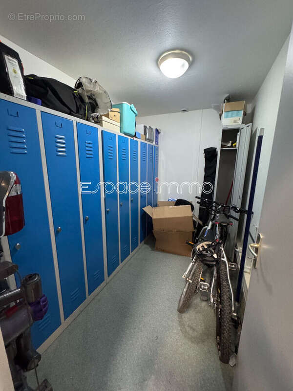 Ensemble de deux locaux commerciaux - eslettes - 357 m² - parking - photo 5