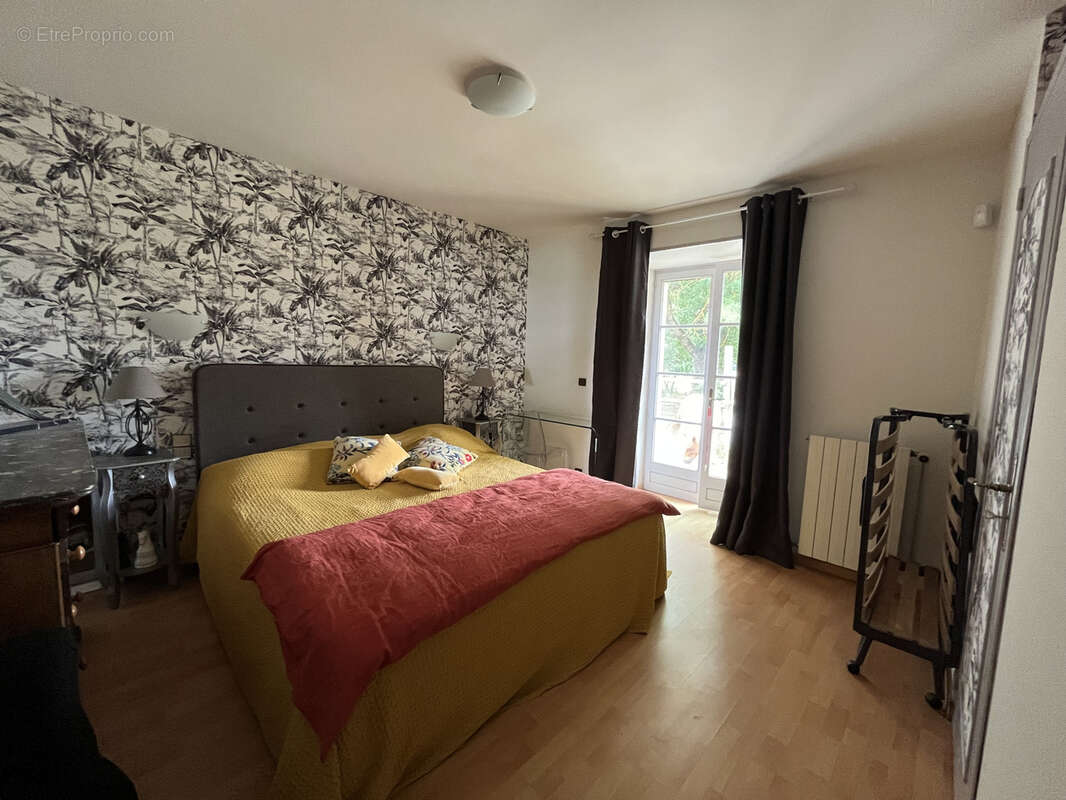 Maison à ROULLET-SAINT-ESTEPHE