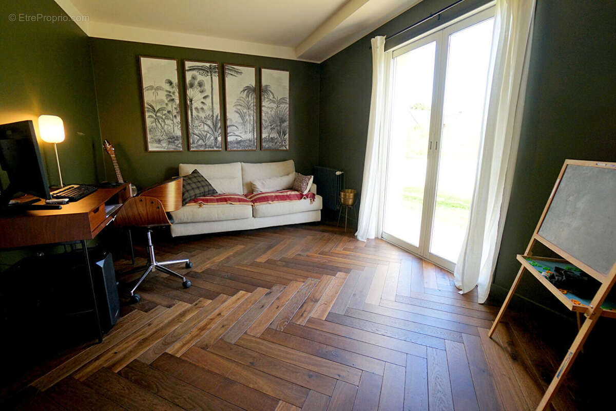 Maison à MEZIERES-SUR-SEINE