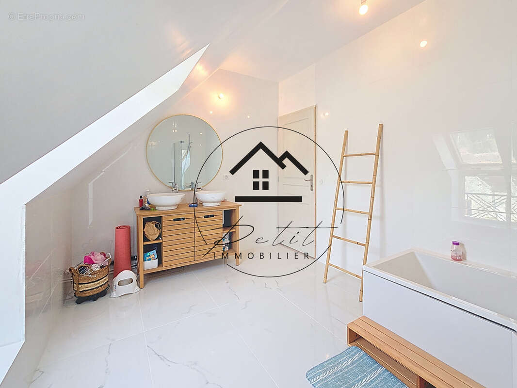 Maison à ULLY-SAINT-GEORGES