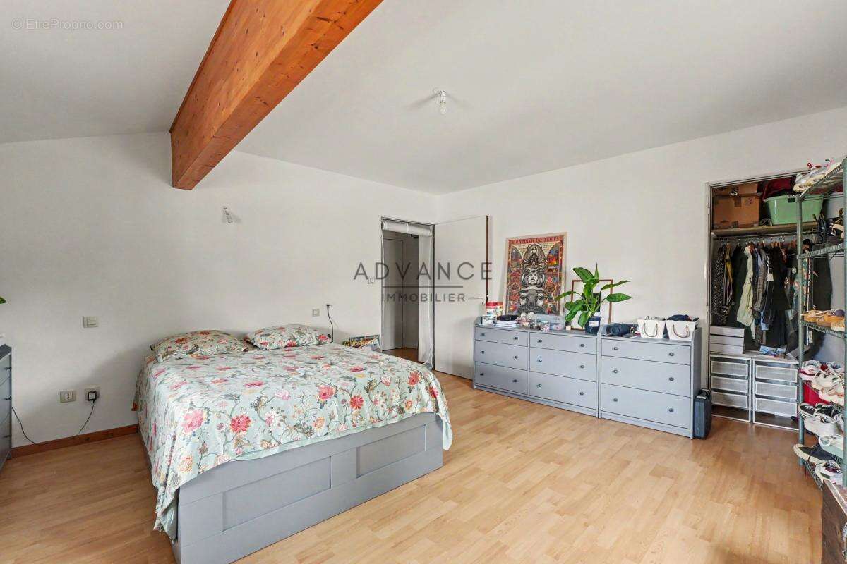 Maison T3 de 98 m² à Saint-Jory – Rénovation récente, lumineuse et proche du canal du Midi - photo 11