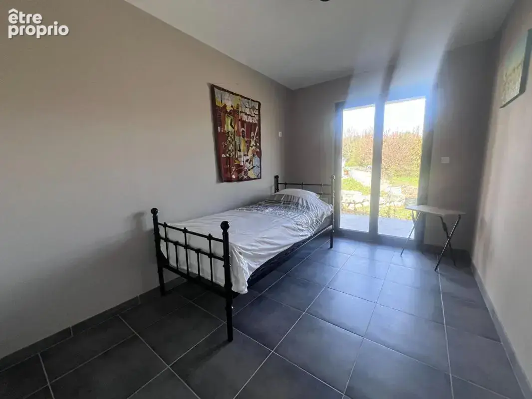 Superbe villa contemporaine de plain-pied avec piscine et vue imprenable sur la campagne - - photo 11