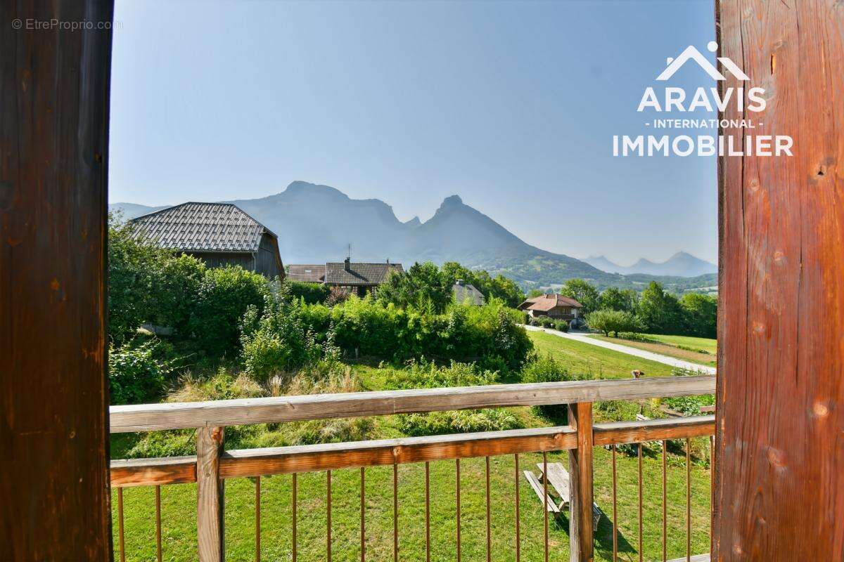 Appartement à DINGY-SAINT-CLAIR