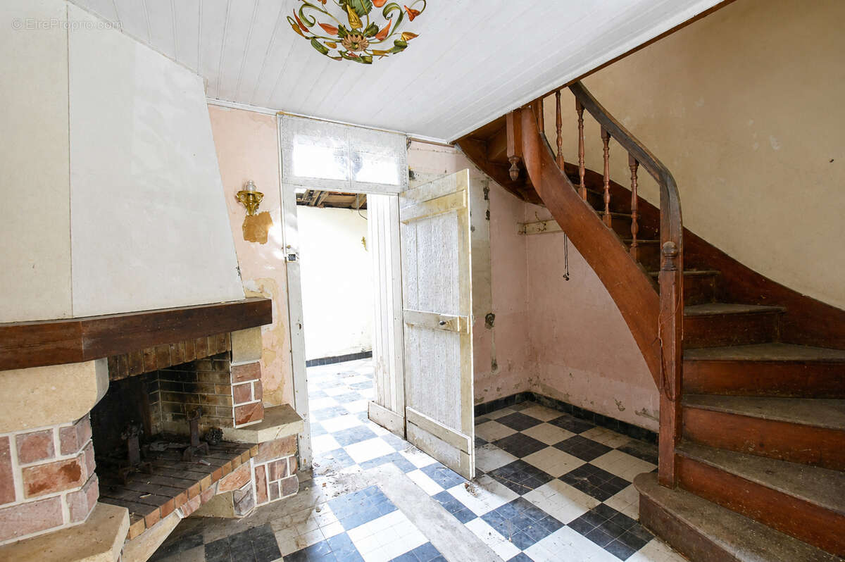 Maison avec cachet en plein centre - photo 4