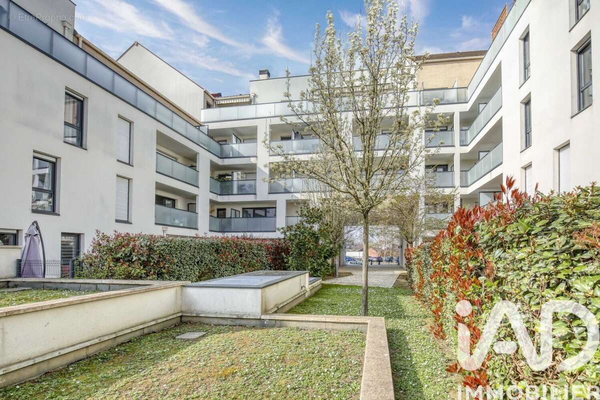 Photo 9 - Appartement à JOUY-LE-MOUTIER