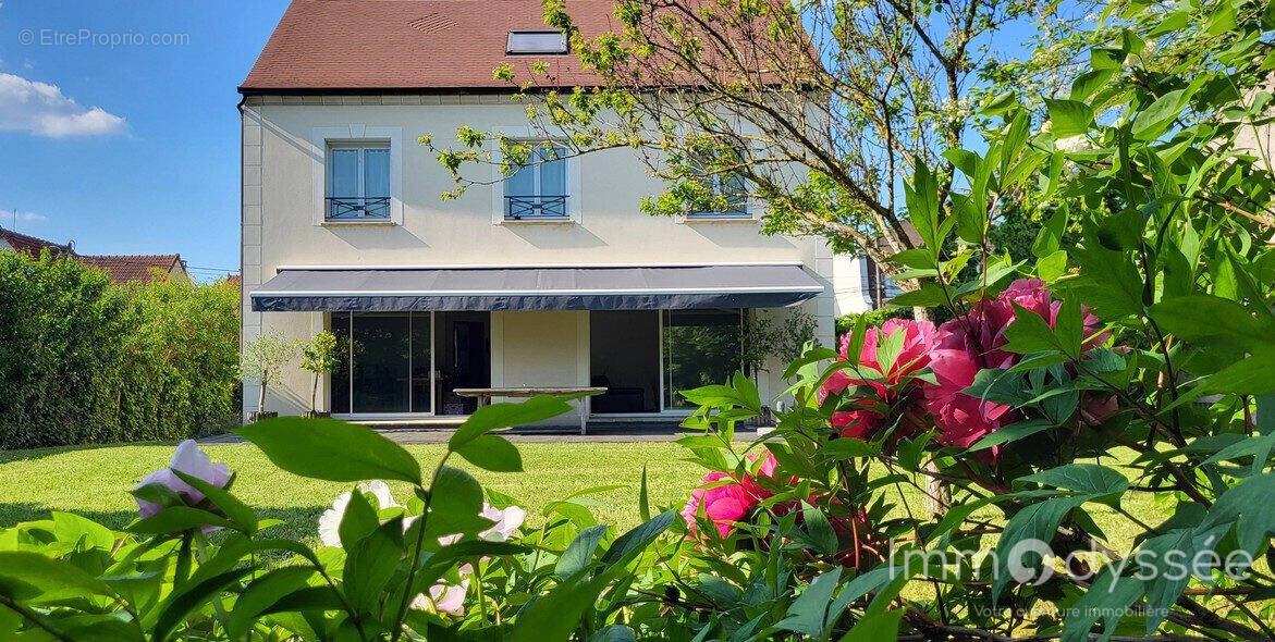 Maison à CHAMPS-SUR-MARNE