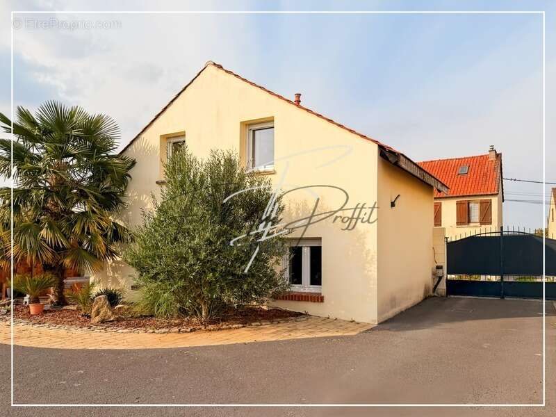 Maison à BREUIL-LE-VERT