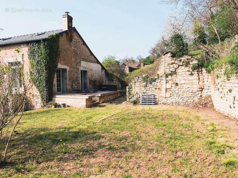 Maison à BONNEUIL-MATOURS