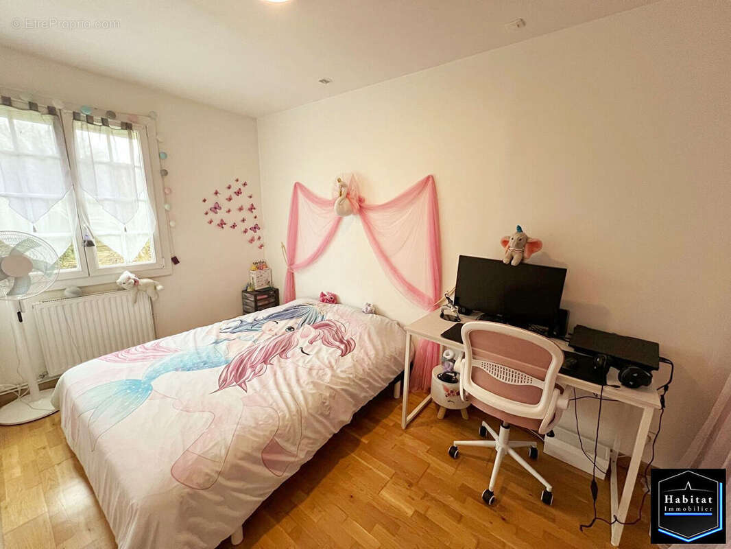 Maison à LE PLESSIS-BELLEVILLE