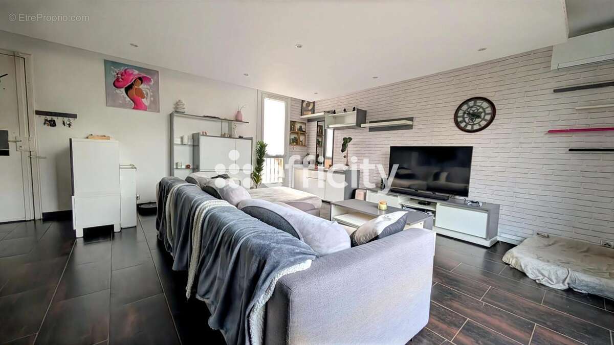 Appartement à LOGNES