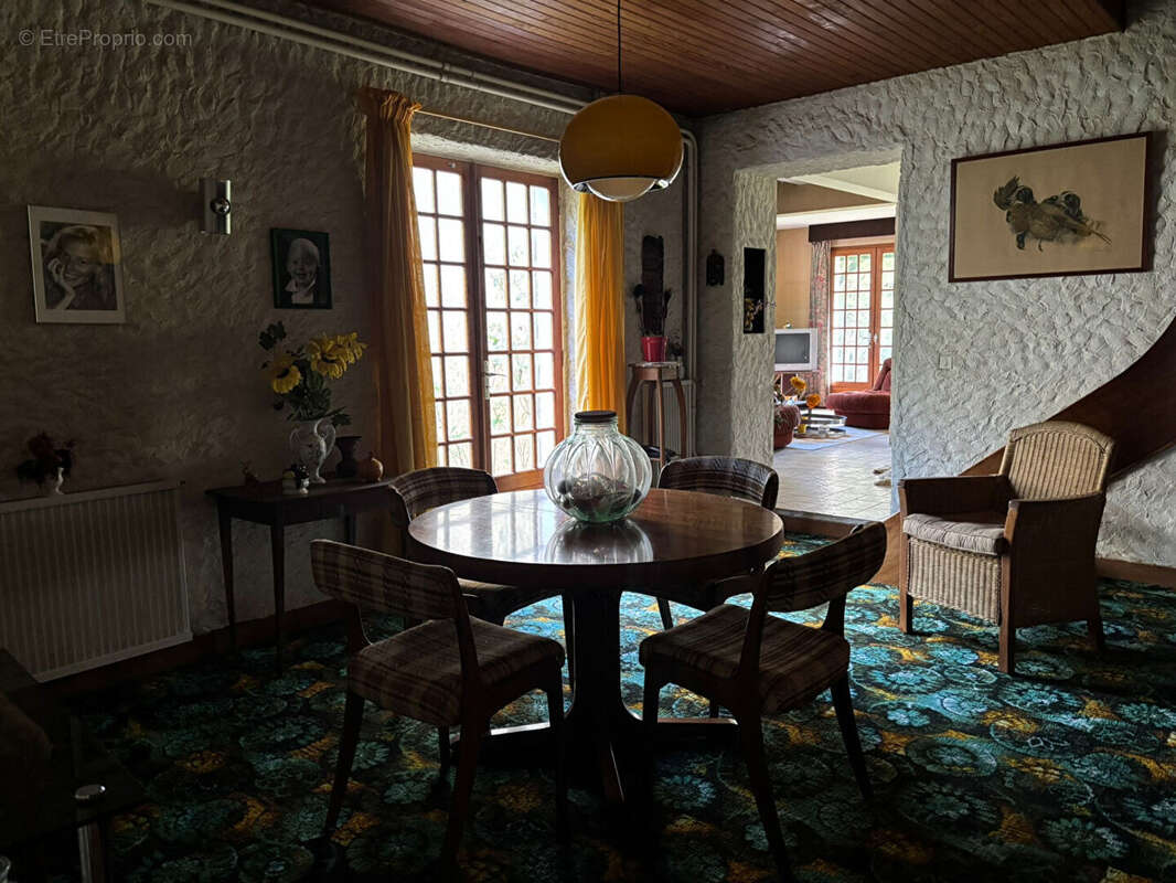 Maison à SAINT-PIERRE-D'EXIDEUIL