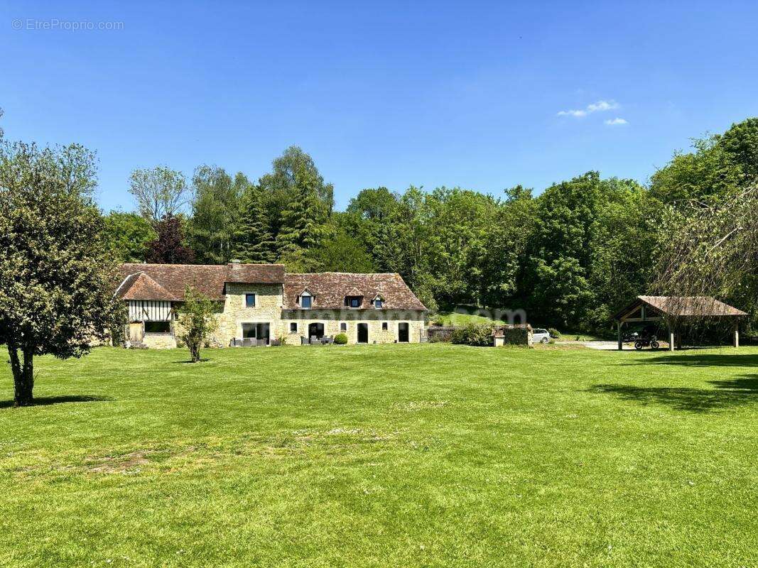 Propriété de caractère avec 2,5 hectares de parc, forêt et prairie – La Houblonnière – À 10 minutes de Lisieux - photo 3