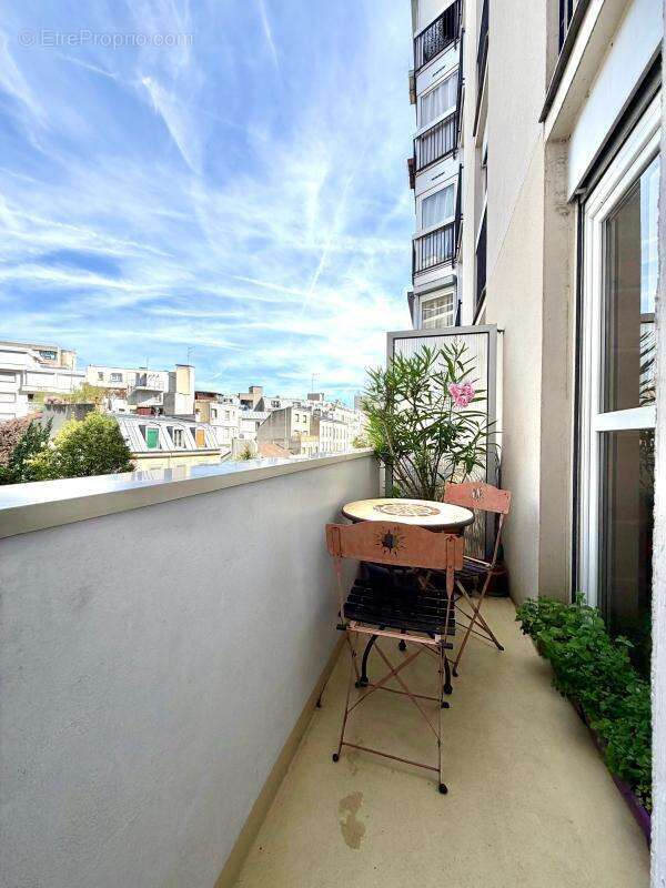 Appartement à PARIS-19E