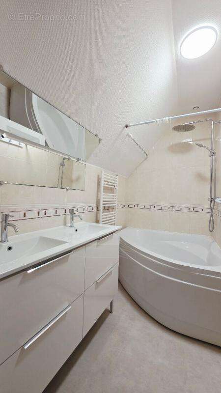 Maison à MEHUN-SUR-YEVRE