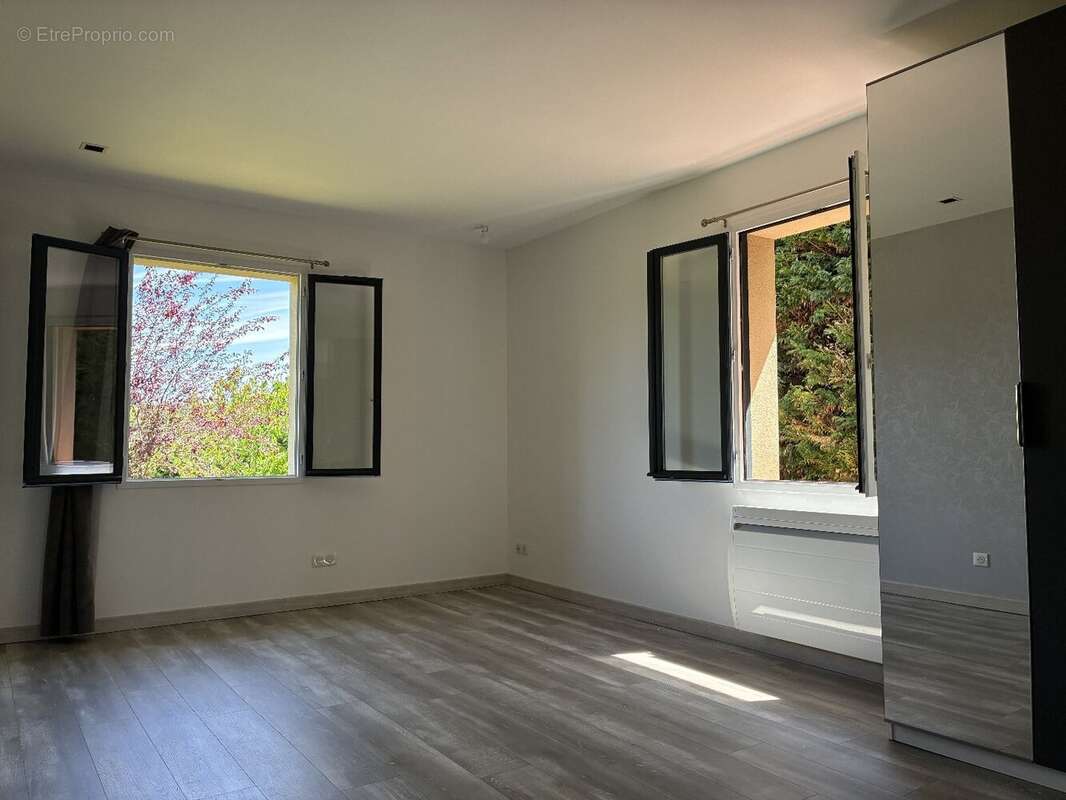 Maison à AURIAC-SUR-VENDINELLE