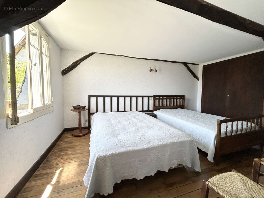 Maison à BRIGNAC-LA-PLAINE