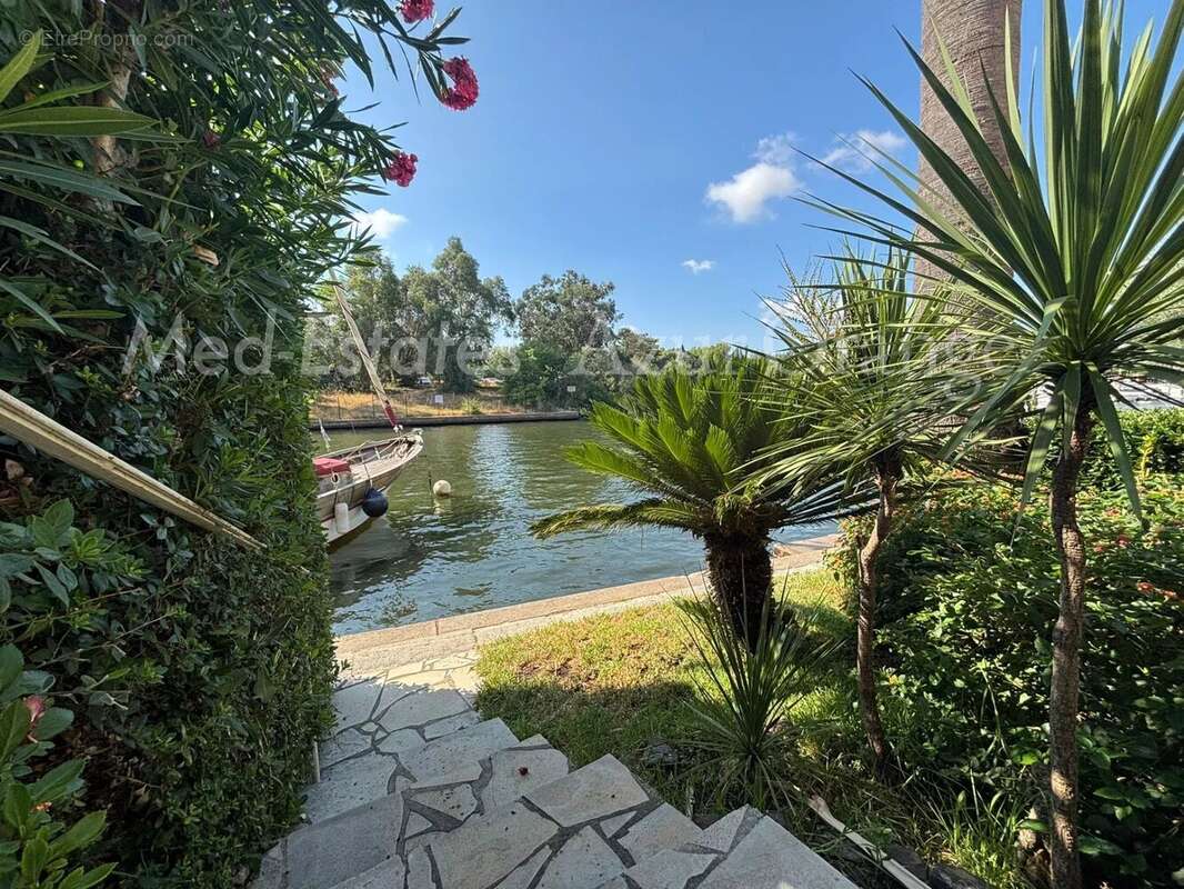 Appartement à GRIMAUD