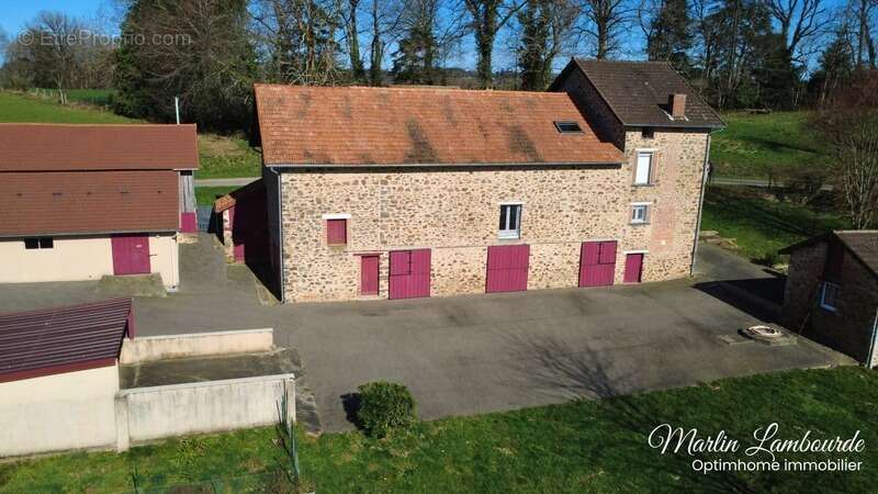 Maison à SAINT-LEONARD-DE-NOBLAT