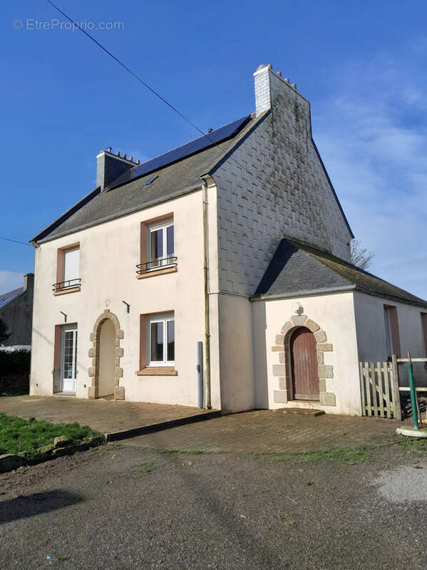 Maison à PLOUGUERNEAU