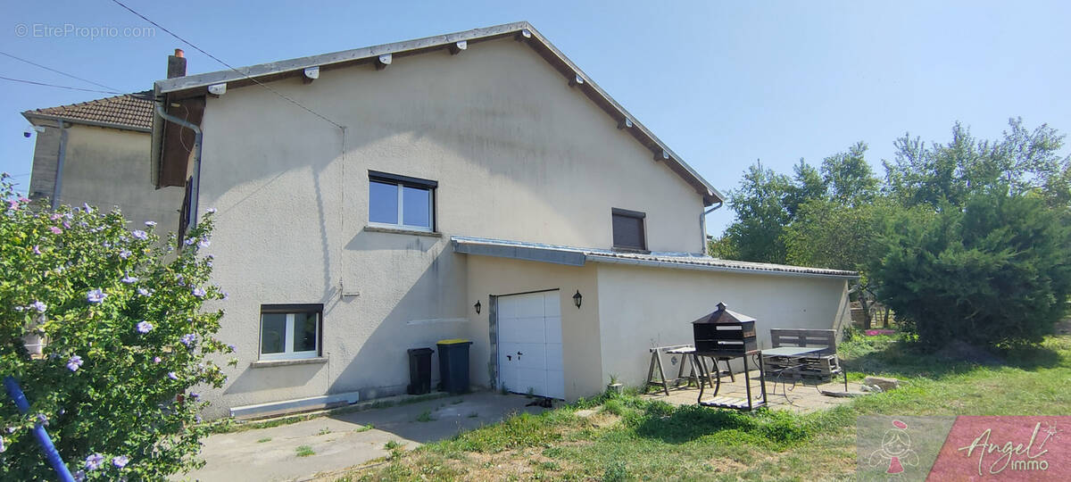 Maison à COURCHAPON