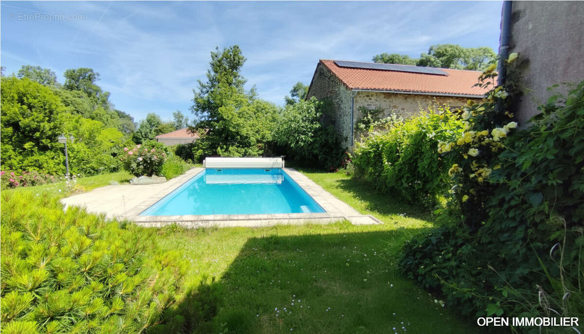 Maison 254 m² à Le Vigen  - photo 18