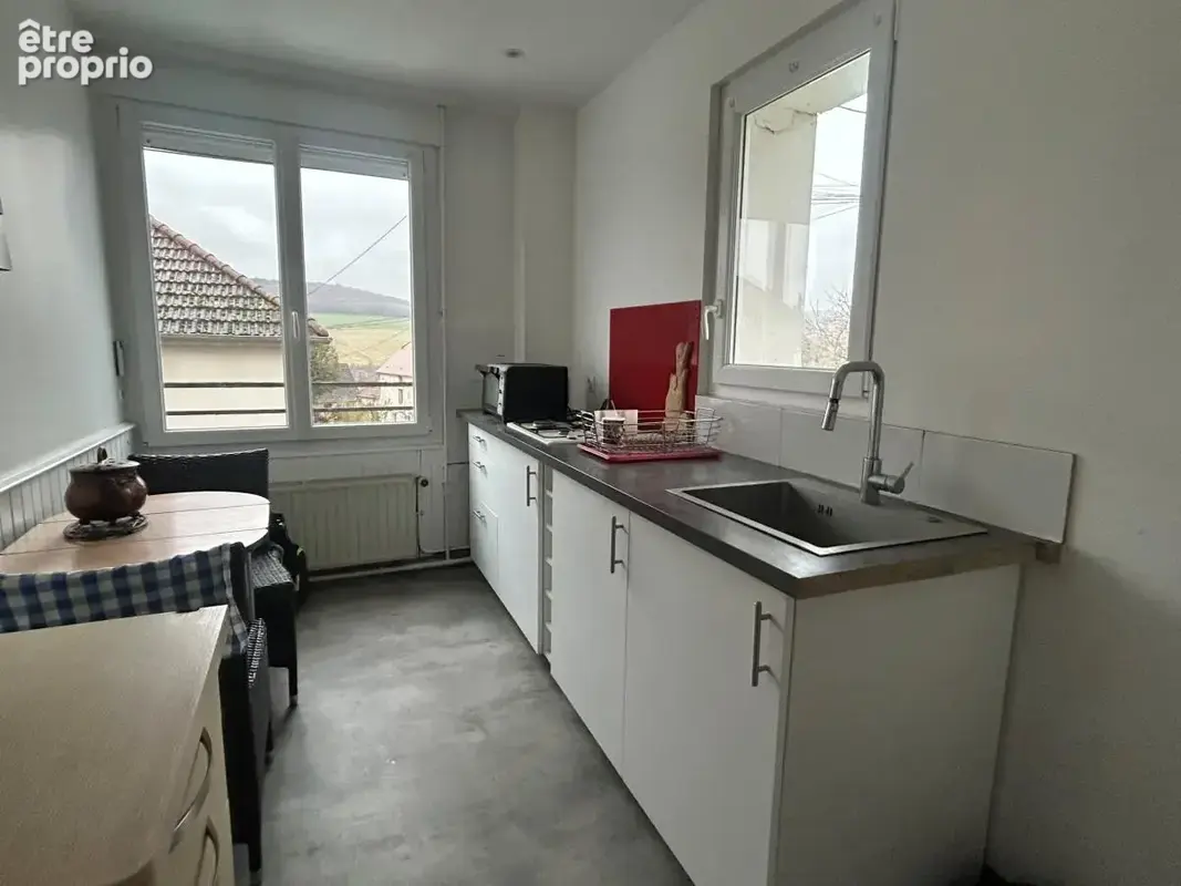 Maison à MONTHUREL