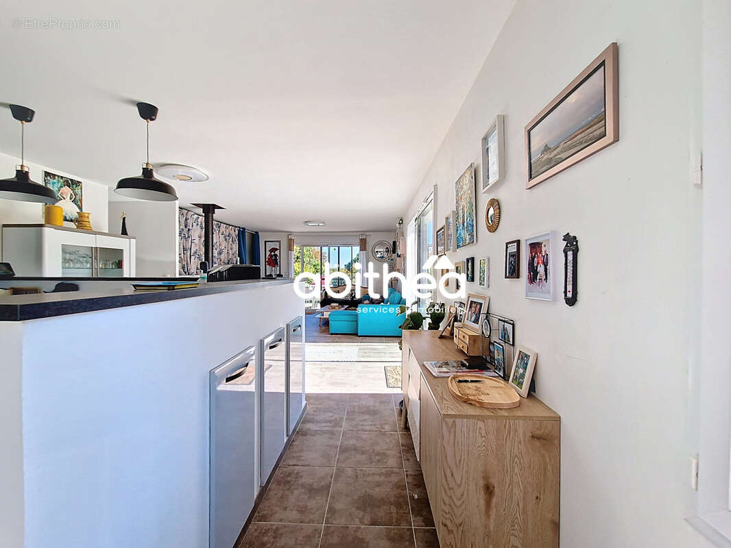 Maison de plain-pied 106 m2   2 chambres + bureau   Piscine   Garage 30 m2   Terrain 1 019 m2   Mortagne-sur-G - photo 2