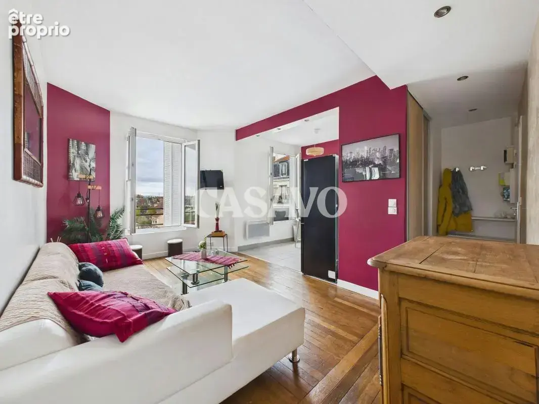 Appartement à LES PAVILLONS-SOUS-BOIS