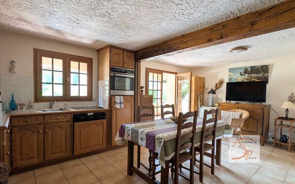 Maison à COLLOBRIERES