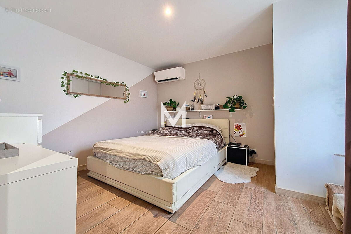 Maison à PLAN-DE-LA-TOUR