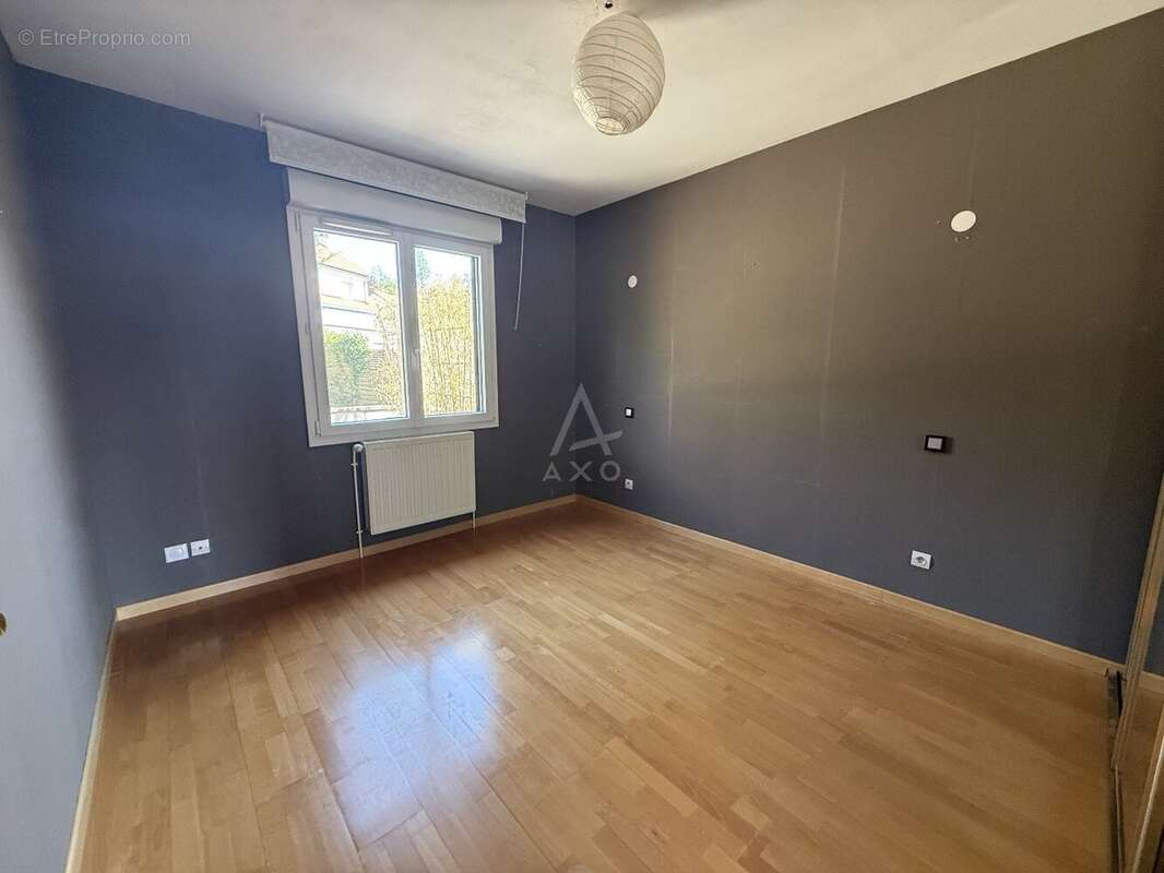 Exclusivité // maison individuelle // 122 m2 // 4 chambres // bureau avec accès indépendant // jardin // garage - photo 8