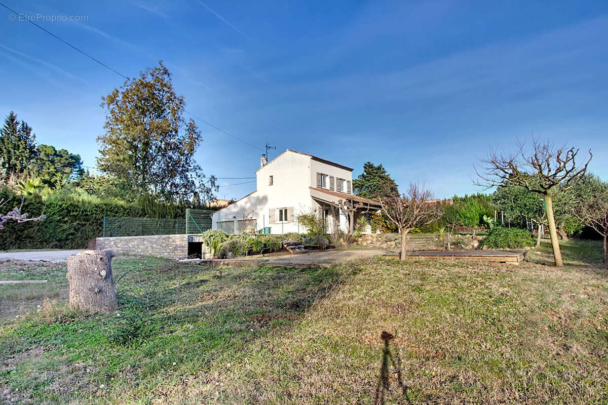 EXCLUSIVITÉ - Maison à Lorgues T4 sur 2145 m² de terrain avec une belle piscine et garage - photo 21